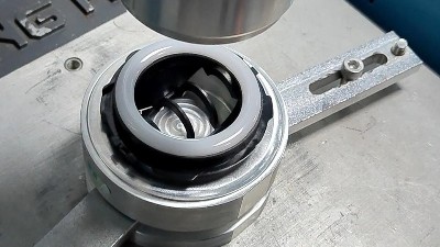 超聲波焊接機(jī)在便攜式補(bǔ)光燈管焊接應(yīng)用